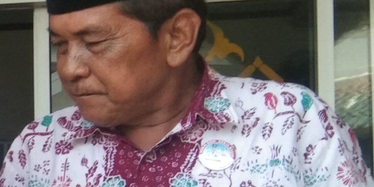 Pemdes Curug Bagikan 500 kantong Karung Berisi Beras
