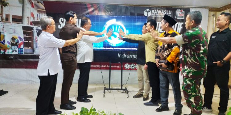 Bawaslu Indramayu Launching Mobil Pojok Pengawasan Pemilu 2024