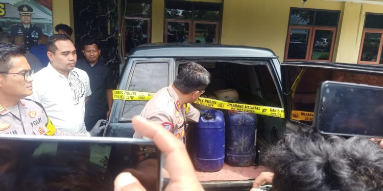 Polres Indramayu Tangkap Tiga Pelaku Penimbum BBM Subsidi  