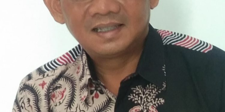 Camat Gabus wetan , Drs , Muhtarom, Sukses .