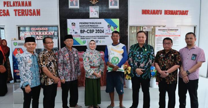 Bupati Indramayu Keliling Pantau  Bantuan Pangan