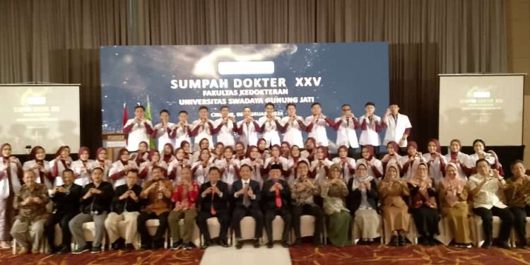 42 Dokter Lulusan FK UGJ diambil Sumpah Dokter ke XXV