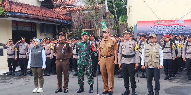 Pergeseran Pasukan dan Patroli Gabungan Terpadu Pengamanan Pemilu 2024 di Wilayah Hukum Jawa Barat