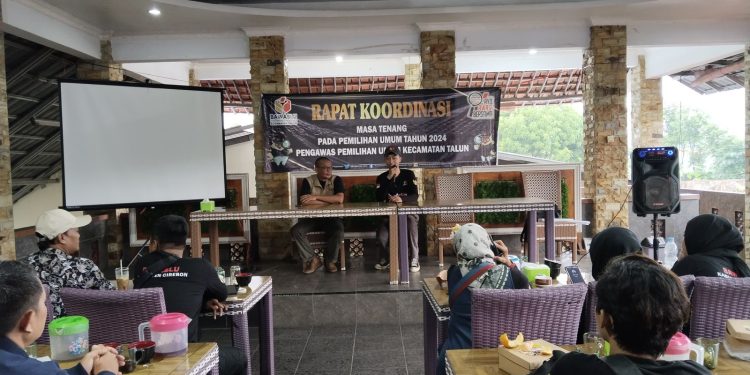 Patroli Cegah Pelanggaran: Antisipasi Panwascam Talun Menjelang Masa Tenang