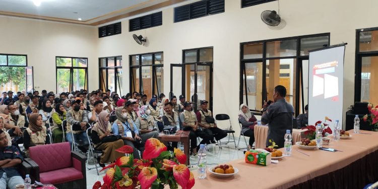 Masa Tenang Pemilu: Ketua Panwascam Susukanlebak Melarang APK yang Masih Terpasang