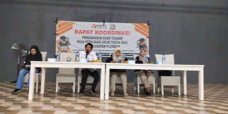 Panwascam Plumbon Gelar Rapat Koordinasi untuk Masa Tenang Pemilu: Wujud Komitmen Jaga Kedamaian
