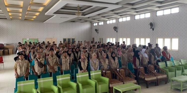 Masa Tenang Pemilu, Panwascam Sumber Tegaskan Melarang APK Masih Terpasang