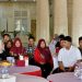 Bupati Indramayu Bercengkrama Dengan Kaum Zelimial