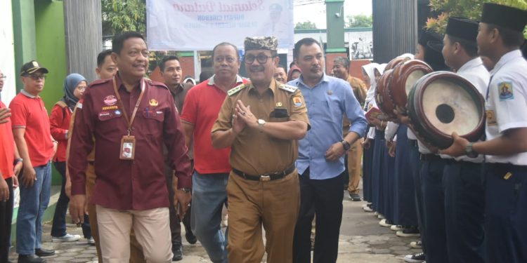 Bupati Cirebon Imron Dorong Hidup Sehat di Sekolah dengan Peresmian Gedung UKS