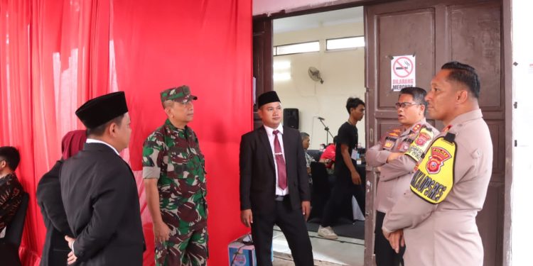 Polres Indramayu Jamin Keamanan Rapat Pleno di KPU, Ratusan Personel TNI – Polri Diterjunkan