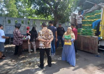 Pemkab Cirebon Berikan Bantuan 20 Ton Beras untuk Desa Rawan Pangan: Mengatasi Kenaikan Harga dengan Gerakan Pangan Murah
