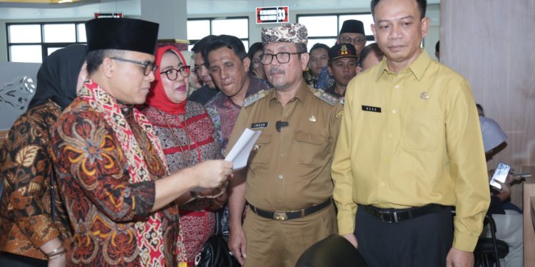 Bupati Cirebon Bergerak Cepat: Dorong Transformasi Layanan Publik di Mal Baru