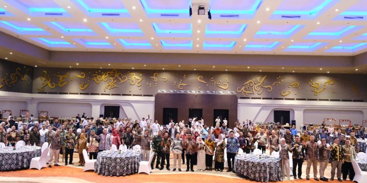 Tax Gathering : Kanwil DJP Jawa Barat II Beri Penghargaan Untuk 44 Wajib Pajak