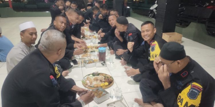 Batalyon C Pelopor Satbrimob Polda Jabar Rayakan Kedatangan Ramadhan dengan Penuh Semangat dan Kebahagiaan.