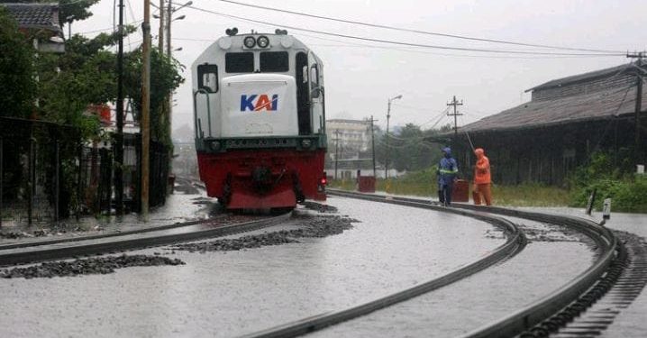 Dampak Banjir Semarang, Perjalanan Kereta Api di Wilayah Daop 3 Cirebon Terganggu 