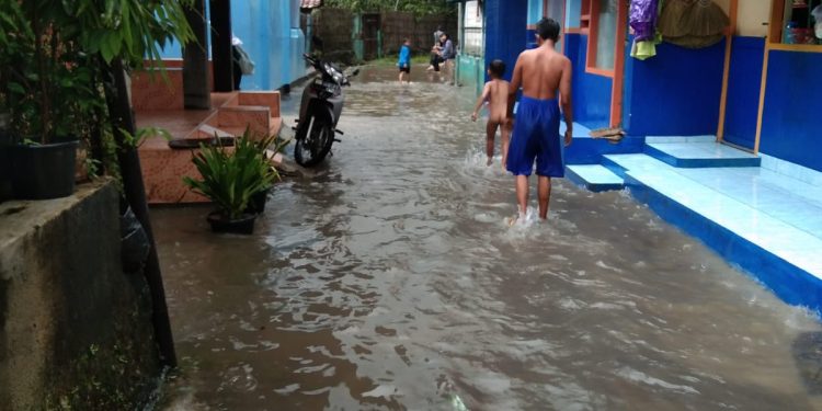 Awal Bulan Puasa di Guyur Hujan Hingga Banjir