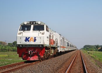 Banjir Semarang Merusak Perjalanan Kereta Api: Daop 3 Cirebon Mengalami Gangguan, Ratusan Penumpang Terdampak