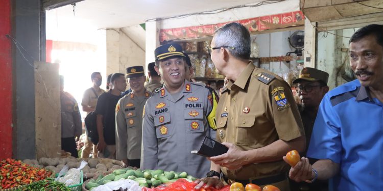 Kapolres Ciko Bersama Forkopimda Tinjau Harga Kebutuhan Bahan Pokok di Pasar Jagasatru