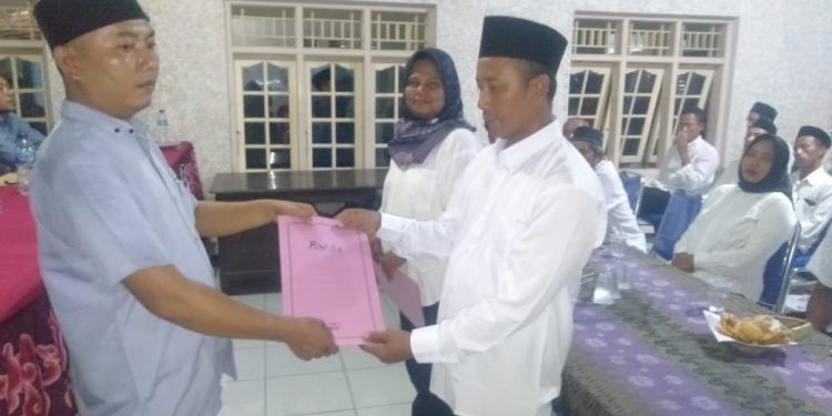 Kuwu Desa Slangit Resmi Melantik 5 RW dan 20 RT MasaBhakti 2024 – 2029