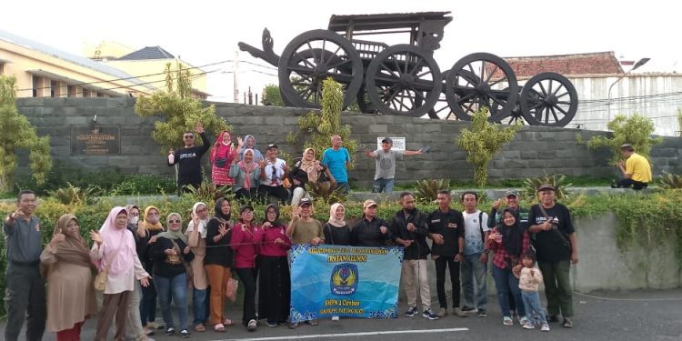 Alumni SMP Negeri 4 Kota Cirebon Kembali Berbagi Takjil, Ini Pesan Dani Jaelani 