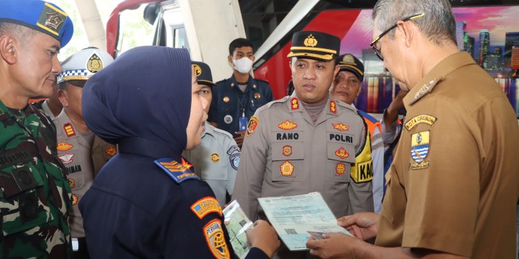 Kapolres Ciko Bersama Forkopimda Gelar Rampcheck di Terminal Tipe A Harjamukti