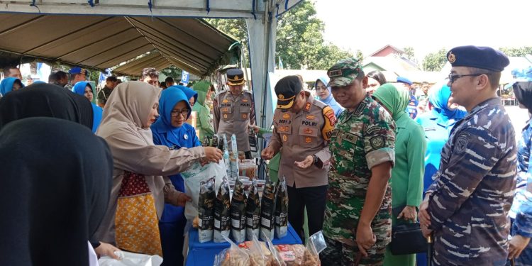 Bazar Murah di Lapangan Kodim 0614/Kota Cirebon