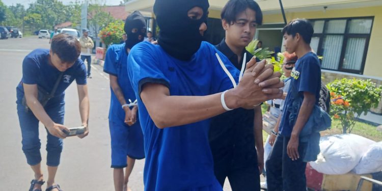 Komplotan Maling Motor Berbekal Senpi Dibekuk Satreskrim Polres Indramayu
