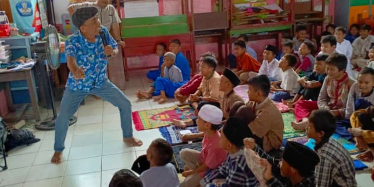 Kak Jums Mendongeng Ramadan di SDN Nusantara Jaya Kota Cirebon