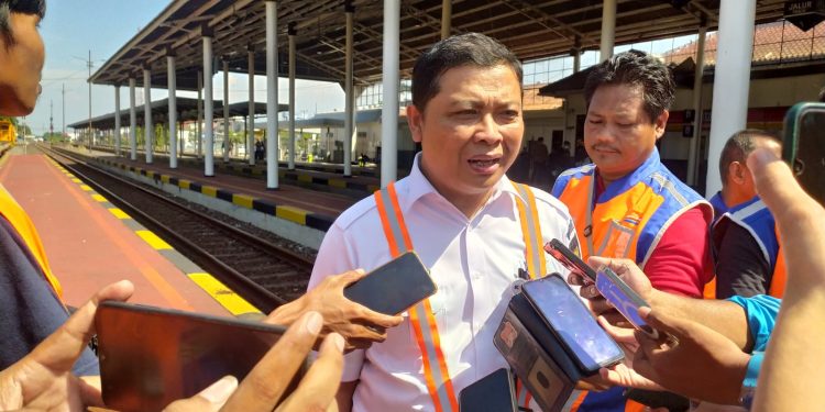 Pastikan Perjalanan KA Berjalan Aman, KAI Daop 3 Cirebon Petakan Titik Rawan di Jalur KA