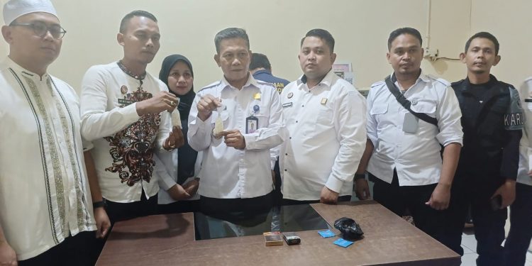Rutan Kelas 1 Cirebon Berhasil Menggagalkan Penyelundupan 300 Butir Pil Trihex yang Tersembunyi dalam Bungkus Rokok
