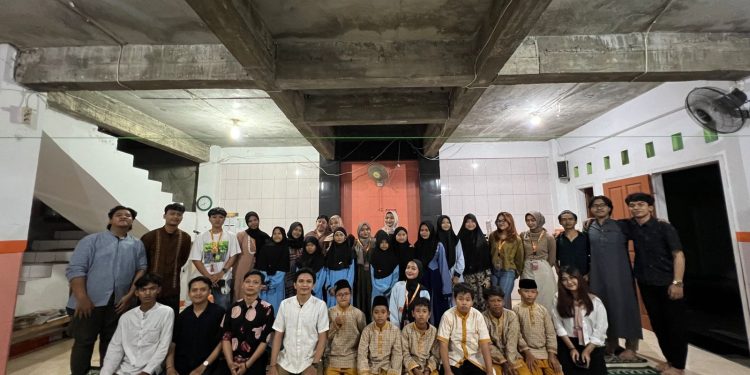 BEM KM UGJ Cirebon Adakan Acara Bukber Bersama Santri Pondok Al Hijrah 