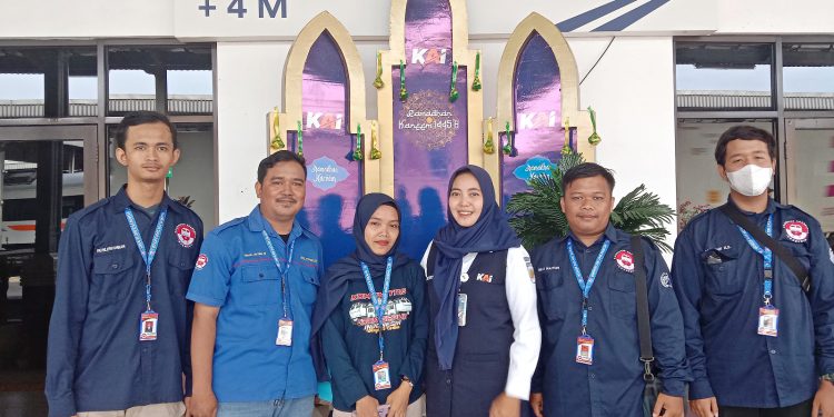 Peran Komunitas Pecinta KA Dalam Membantu Pelayanan KAI Pada Masa Angkutan Lebaran 2024