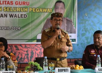 Bupati Imron dan Kapolresta Cirebon Lakukan Pembinaan Guru di Waled dan Pasaleman