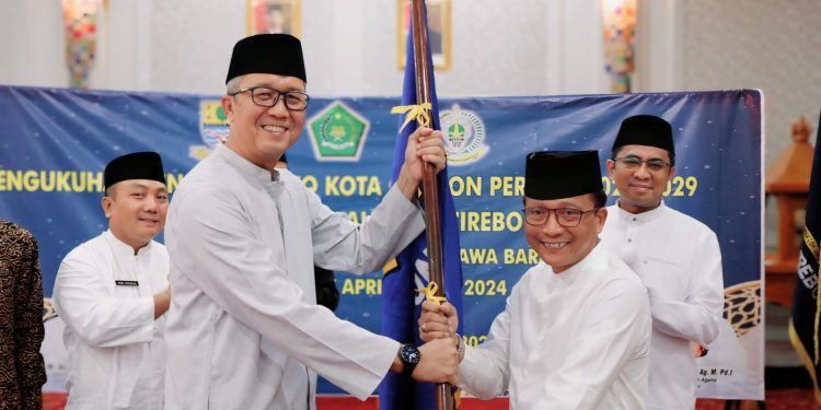 PJ Wali Kota Kukuhkan Pengurus LPTQ dan Lepas Kafilah Kota Cirebon Berlaga di Ajang MTQ ke 38 Tingkat Jabar