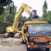 Tangani Saluran Irigasi Dangkal Di 147 Desa Gunakan  Excavator 