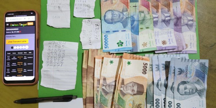 Polresta Cirebon Beraksi: Menangkap Pelaku Judi Togel Online di Kecamatan Pabuaran Kabupaten Cirebon