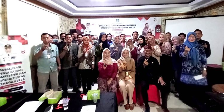Disnaker Indramayu Sosialisasi Pengukuran Kompetensi dan Produktivitas Tenaga Kerja