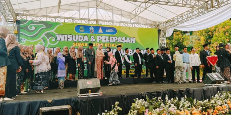 SMK Sahida Lemahabang Gelar Wisuda Dan Pelepasan Siswa Tahun 2023/2024