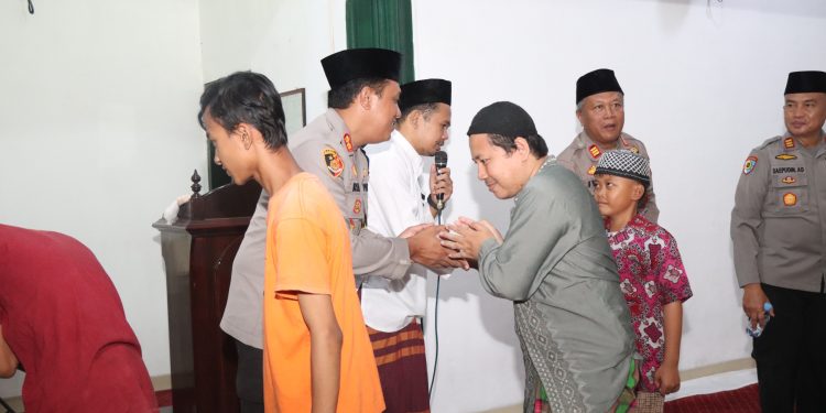 Harmoni Polres Cirebon Kota dengan Masjid Asy Syura
