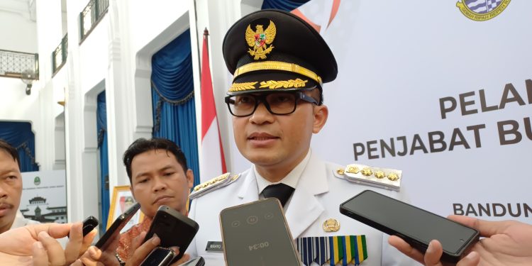 Kasus Korupsi Proyek Pataraksa: PJ Bupati Cirebon Serukan Profesionalisme dan Semangat Kerja