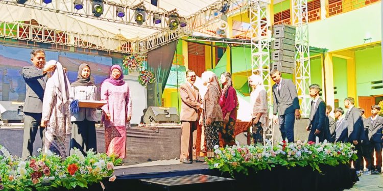 SMPN 1 Lemahabang Gelar Perpisahan Siswa Kelas IX Tahun 2023 / 2024