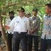 Tangani Masalah Sampah di Desa Pengarengan, Pj Bupati Cirebon Terjunkan Alat Berat dan Truk Sampah