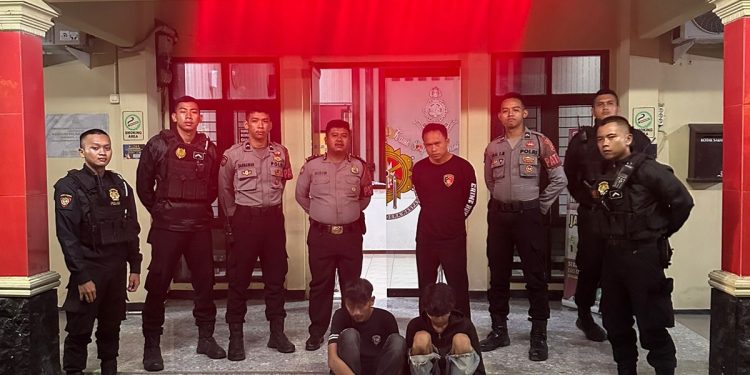 Hendak Tawuran Bawa Sembilan Sajam, Dua Anggota Geng Motor di Indramayu Diamankan Polisi
