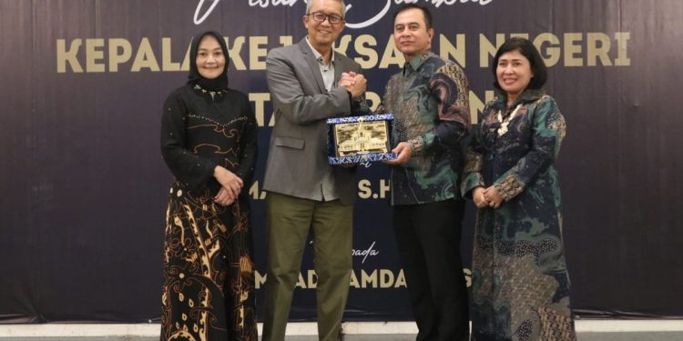 Hadiri Pisah Sambut Kepala Kejaksaan Negeri Kota Cirebon, Ini Pesan Pj Walikota Cirebon 