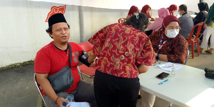 Hari Donor Darah Sedunia, Jurnalis Cirebon Berbagi Kasih