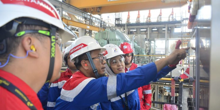 Bahas Aspek HSSE dan Regenerasi Pekerja, Direktur SDM KPI Sapa Frontline Kilang Balongan