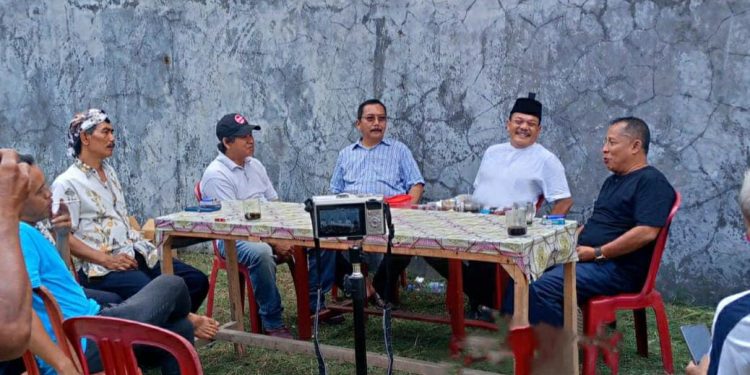 Dialog Hangat Kang Suharso Bersama Kombes Pol (Pur) Drs. Maman Wiratman Dan Warga Kasugengan Kidul