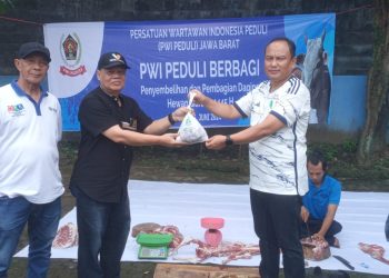 Rayakan Idul Adha 1445 H, PWI Jabar Implememtasikan Peduli Baznas Jabar