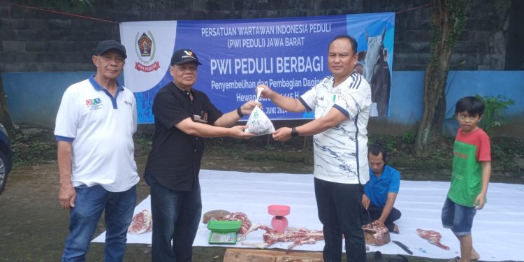 Rayakan Idul Adha 1445 H, PWI Jabar Implememtasikan Peduli Baznas Jabar