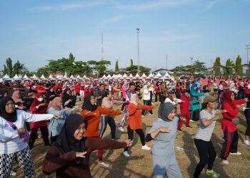 Ribuan Masyarakat Senam Sehat Bersama Bupati Indramayu